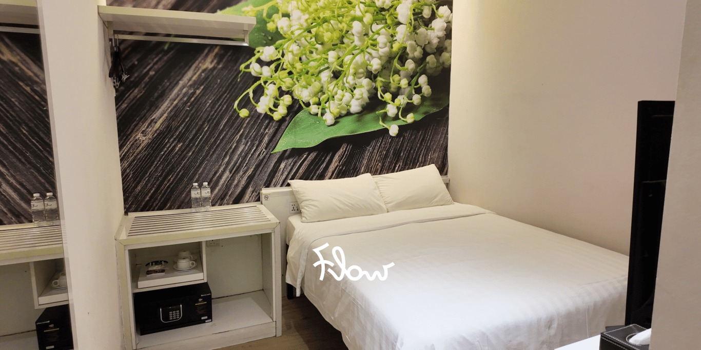 Superior or Deluxe Room – Window room subject to availability